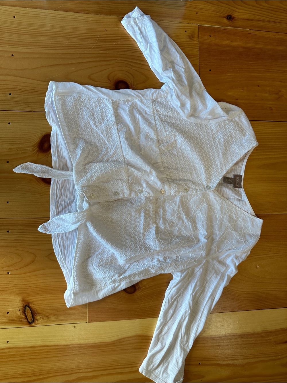 Chico's White Textured Embroidered Top